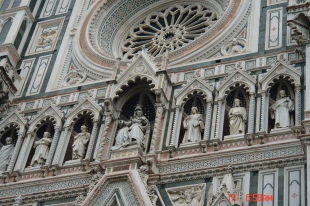 sculptures in Duomo Facade