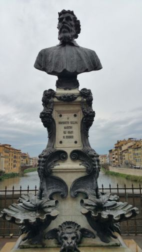 statue of Benvenuto Cellini